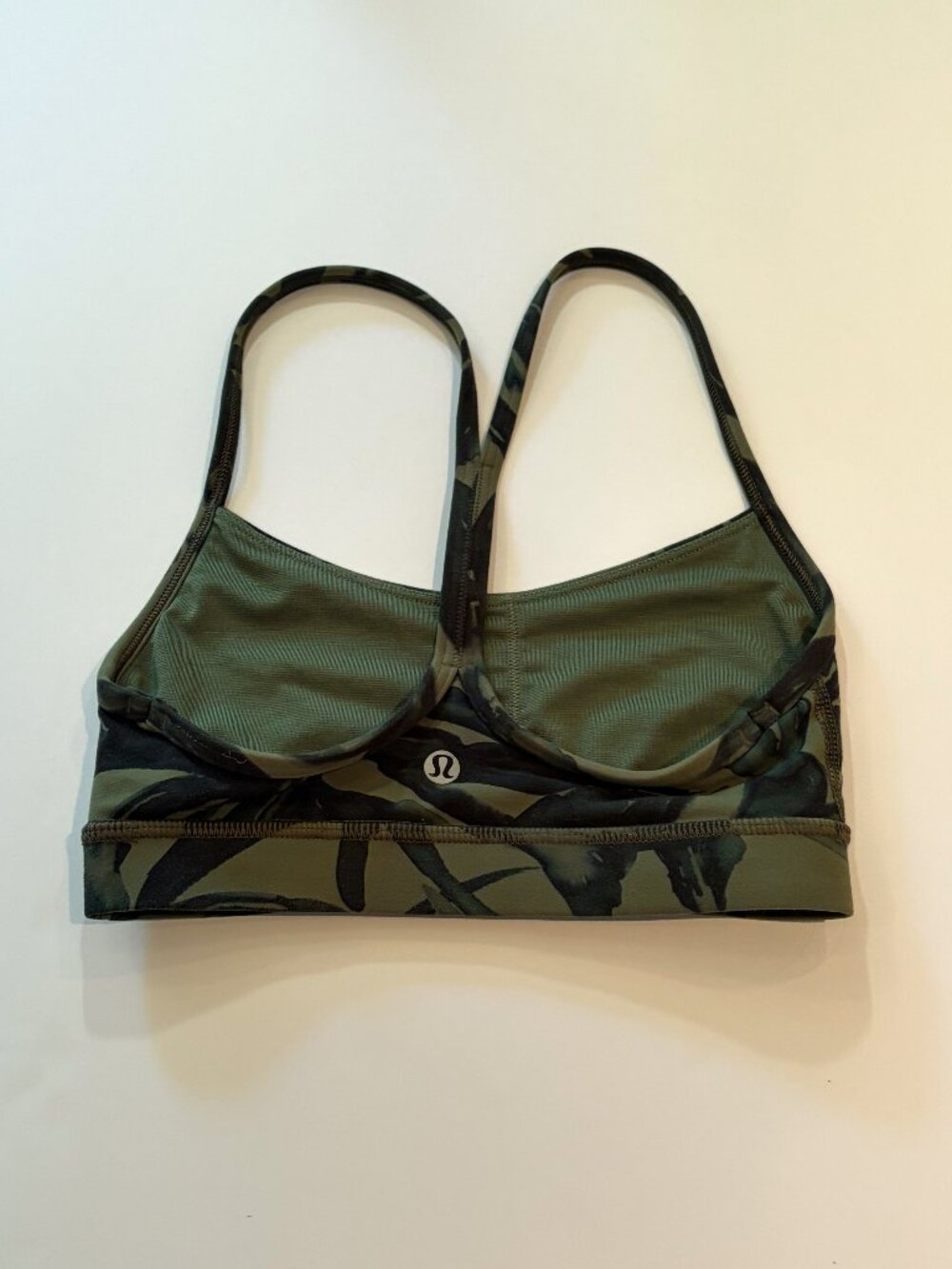 Lululemon Flow Y Bra Green Leaf Print Size 2 Light Support Sports Bra